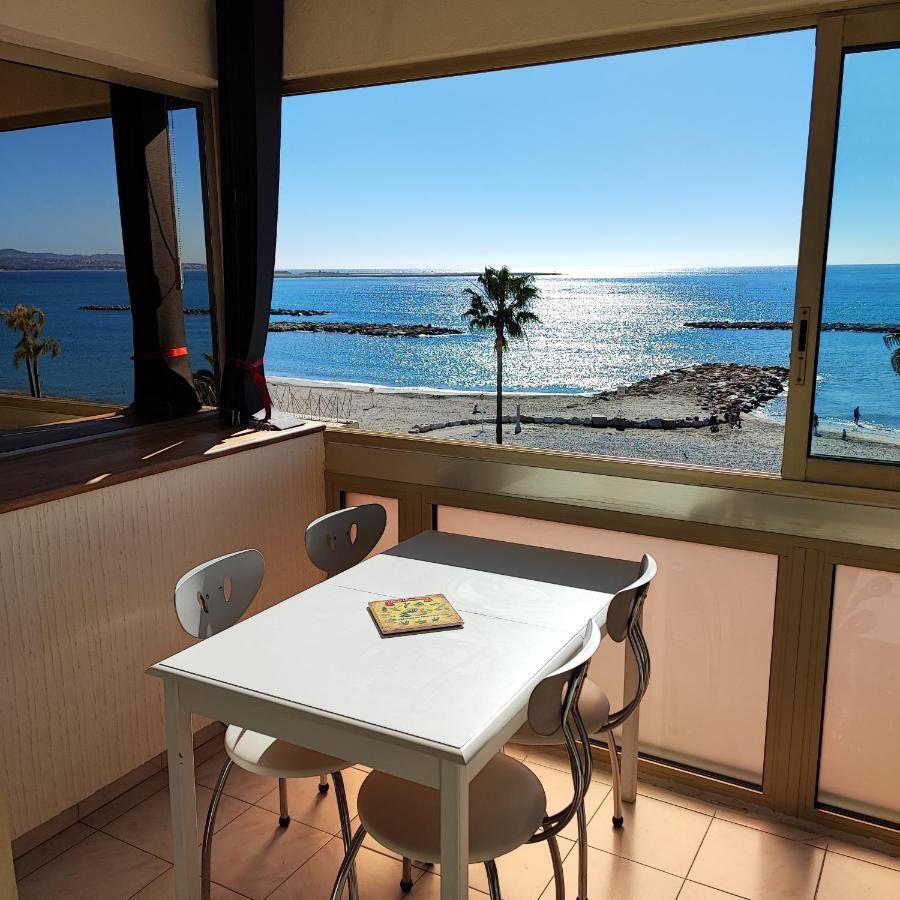 Grand Studio Bord De Mer- Acces Direct Aux Plages سا لُرون دو فار المظهر الخارجي الصورة